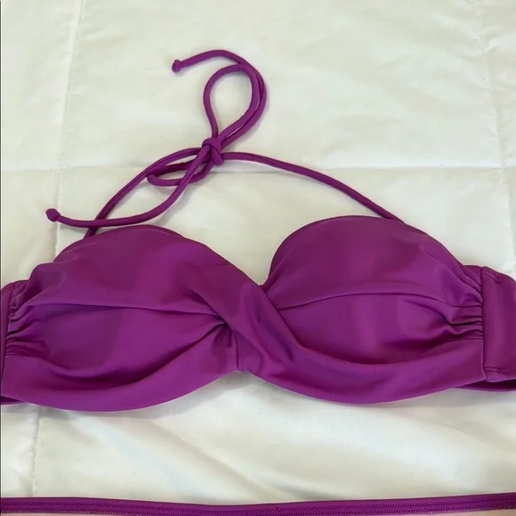 Victoria's Secret Bikini set with Gold Accents - Picture 2 of 7